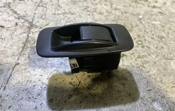 Toyota Corolla Verso AR10 Electric window control switch 54035228 848010F030B0