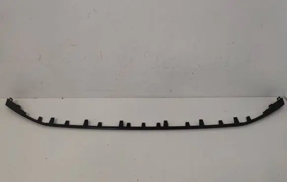 Front bumper splitter molding