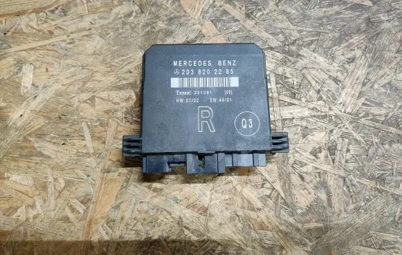 Mercedes-Benz C W203 Door central lock control unit/module 2038202285