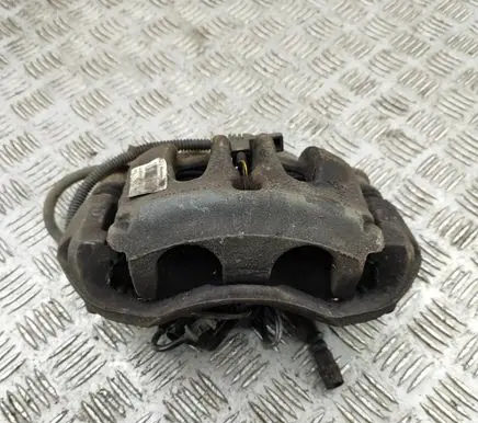 Mercedes-Benz Vito Viano W447 Front brake caliper A4474200983 A4474210111