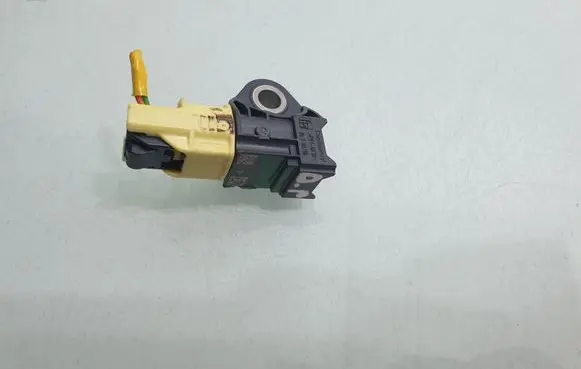 KIA Ceed Airbag deployment crash/impact sensor 95920M6100
