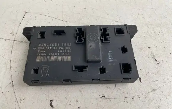 Mercedes-Benz Vito Viano W639 Door control unit/module 6398200326