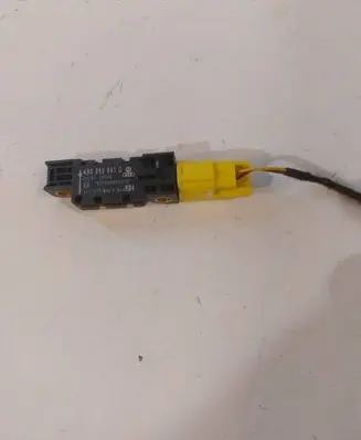 Audi A8 S8 D3 4E Airbag deployment crash/impact sensor 4B0959643D 190605 011102