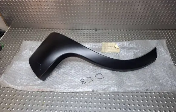Fiat 500L Front bumper splitter molding 735603435 5RJ53TZZAA