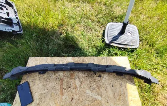 Mini Cooper Countryman R60 Rear bumper foam support bar 