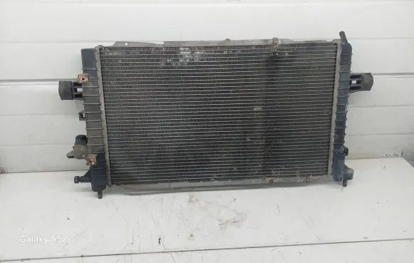 Opel Astra H Coolant radiator 13143570 2790C 8135