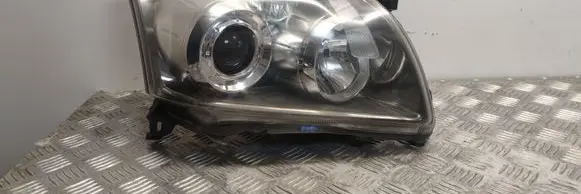 Toyota Avensis T250 Headlight/headlamp 35108