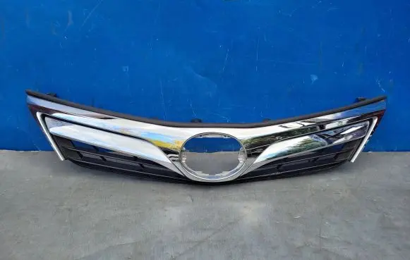 Toyota Camry Front bumper upper radiator grill 5311106430 5310106350