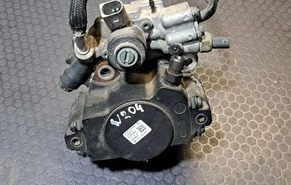 Mercedes-Benz C W204 Fuel injection high pressure pump A6510700701 28252614 0483610KDE