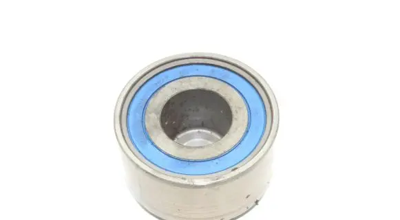 Land Rover Discovery 3 - LR3 Generator/alternator belt tensioner 4S7Q6C348BC