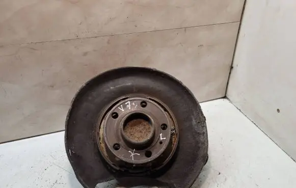 Volvo V70 Rear wheel hub
