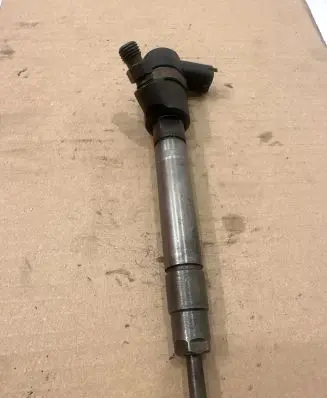 Volvo V70 Fuel injector 0445110078