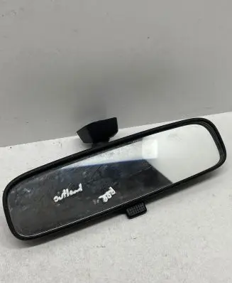 Mitsubishi Outlander Rear view mirror (interior) E4012197