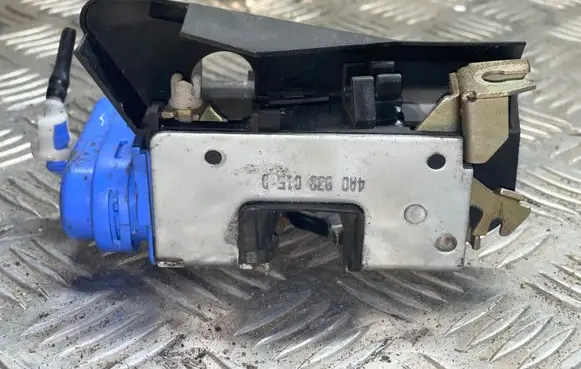 Audi A3 S3 8L Rear door lock 4a0838015d