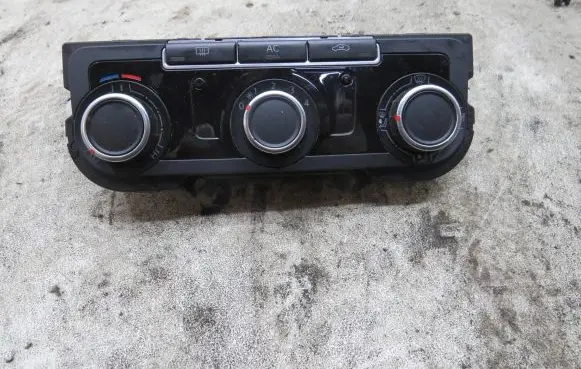 Volkswagen PASSAT B7 Climate control unit 7N0426KZJU