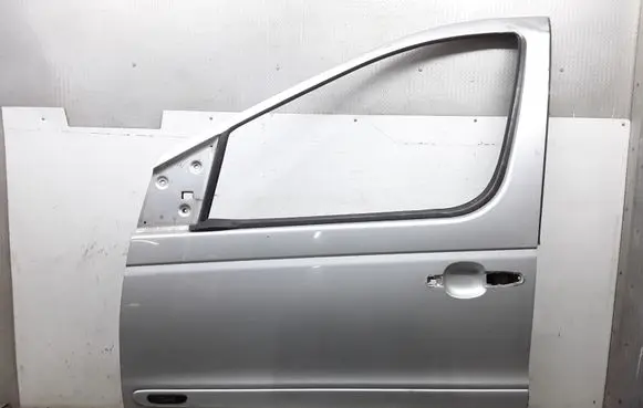 Mercedes-Benz Vaneo W414 Front door