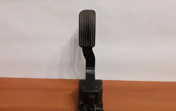Mercedes-Benz Sprinter W906 Accelerator throttle pedal 0280755025 A9063000304