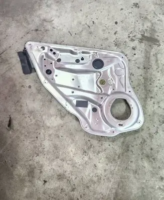 Mercedes-Benz C AMG W204 Rear window lifting mechanism without motor 911786103