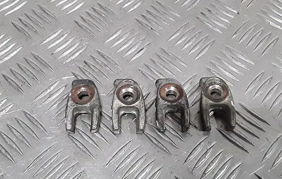 Renault Kangoo II Fuel Injector clamp holder 
