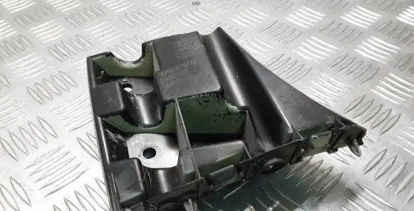 Volvo V40 Front bumper mounting bracket 31425111