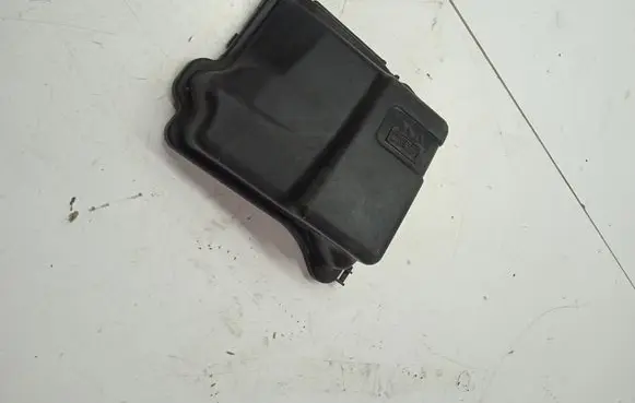 Peugeot 207 Fuse box cover 9657287180