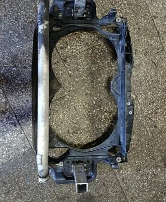 Audi A6 S6 C6 4F Radiator trim 8K0010520A