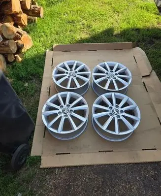 Volkswagen T-Roc R16 alloy rim 5G0071496B