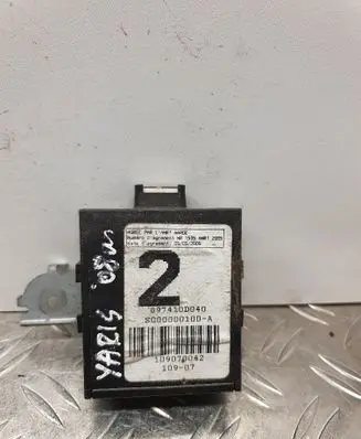 Toyota Yaris Door control unit/module 897410D040