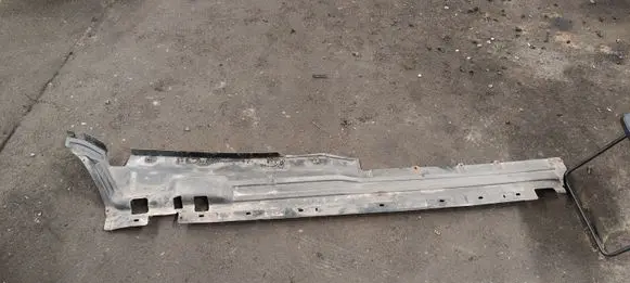 BMW X5 E53 Center/middle under tray cover 51718402437