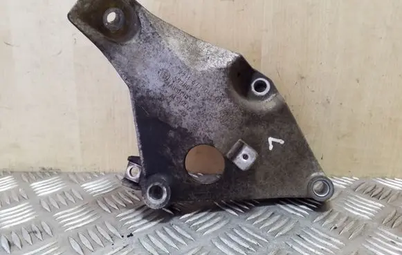 BMW X1 E84 Engine mounting bracket 22116775041 6775041
