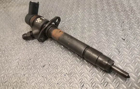 Volvo XC90 Fuel injector 8658352