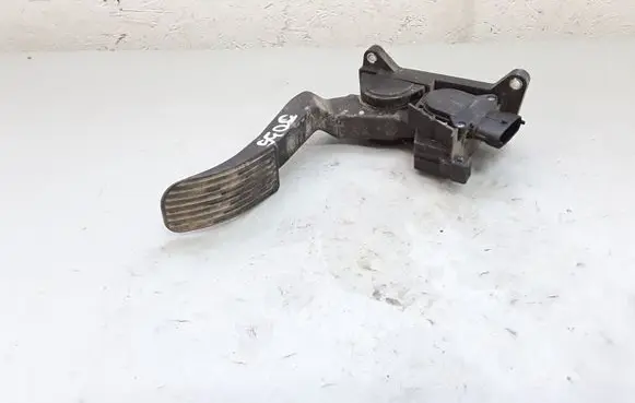 Mercedes-Benz Vito Viano W639 Accelerator throttle pedal A6393000604 0281002561