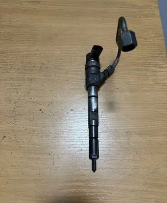 Hyundai H-1, Starex, Satellite Fuel injector 338004A410 0445110233 0445110232