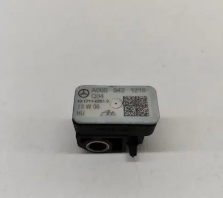 Mercedes-Benz CLS C218 X218 Airbag deployment crash/impact sensor A0055421218