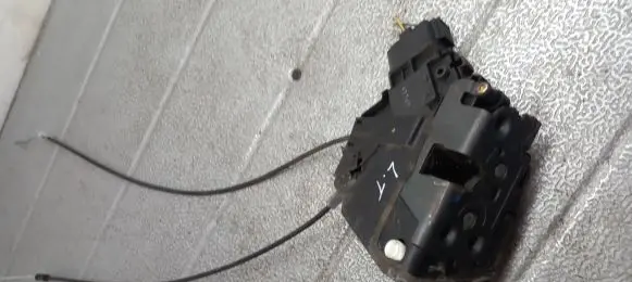 Mazda 3 I Rear door lock