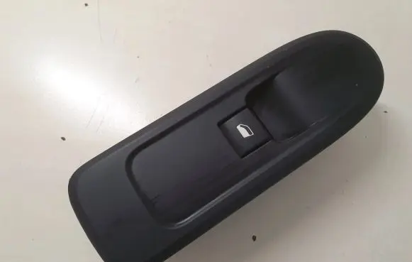 Peugeot 508 Electric window control switch 96661102XT