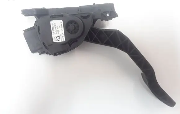 Volvo S60 Accelerator throttle pedal 31329062