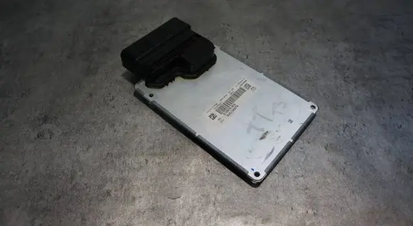 Audi TT TTS Mk2 Air suspension control unit module (rear) 8J0907376