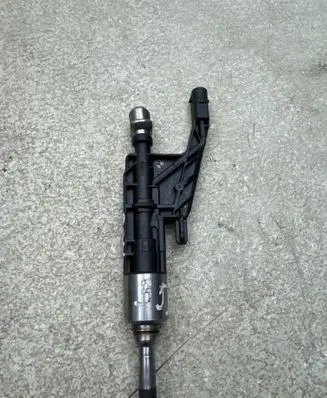 BMW 3 F30 F35 F31 Fuel injector 8625396