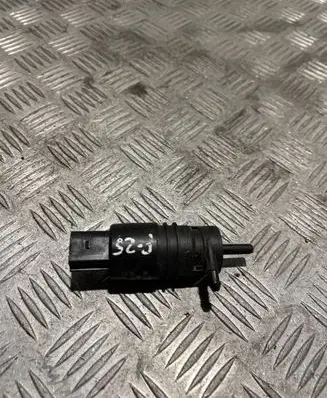 BMW X3 F25 Windscreen/windshield washer pump 6934160