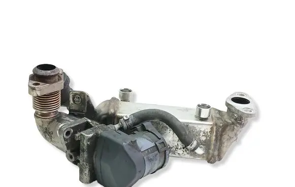 BMW 1 E82 E88 EGR valve cooler 7810871