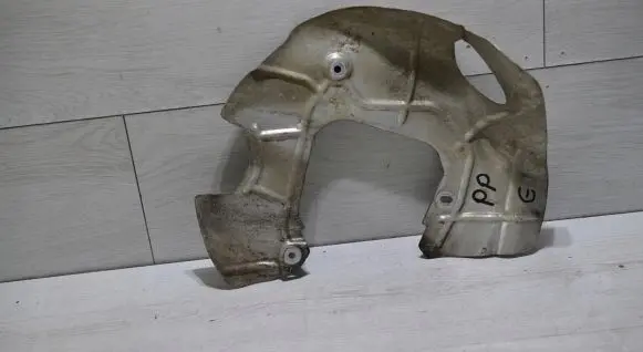 Alfa Romeo Giulia Front brake disc dust cover plate 82070523