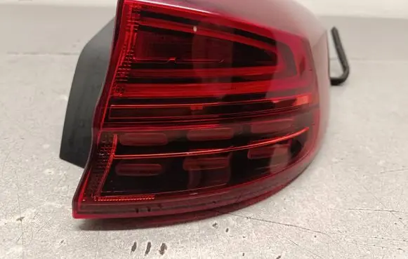 KIA Ceed Rear/tail lights 0B15BB12 0R15RR12 92402J7150