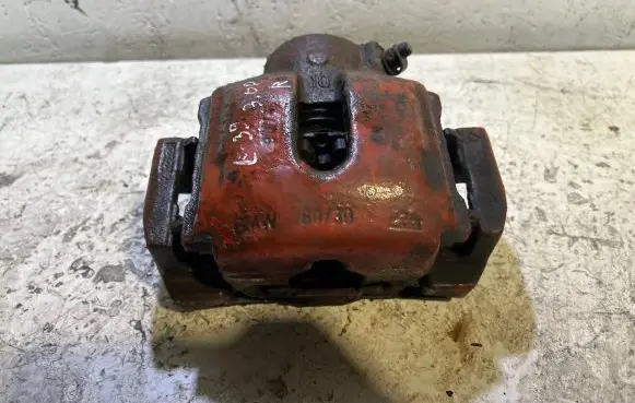 BMW 5 E39 Front brake caliper