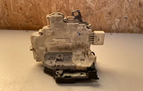 Audi Q7 4L Rear door lock 3C4839016C