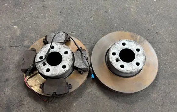 BMW 3 G20 G21 Front brake disc 6877212
