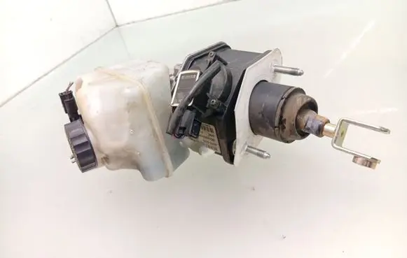 Mercedes-Benz CLS C219 Master brake cylinder A0004300312