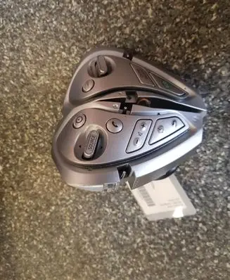 Steering wheel buttons/switches