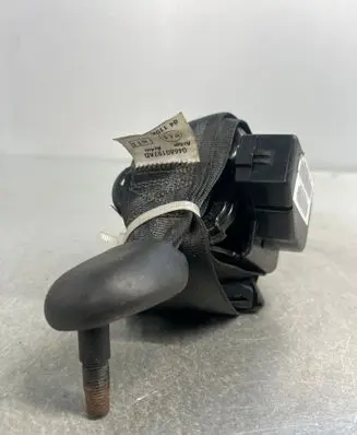 Middle seatbelt (rear)
