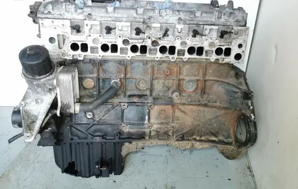 Mercedes-Benz S W220 Engine